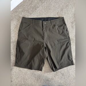 KUHL Renegade Cargo Shorts Mens 36 Beige Brown Performance Hiking Climbing 10”